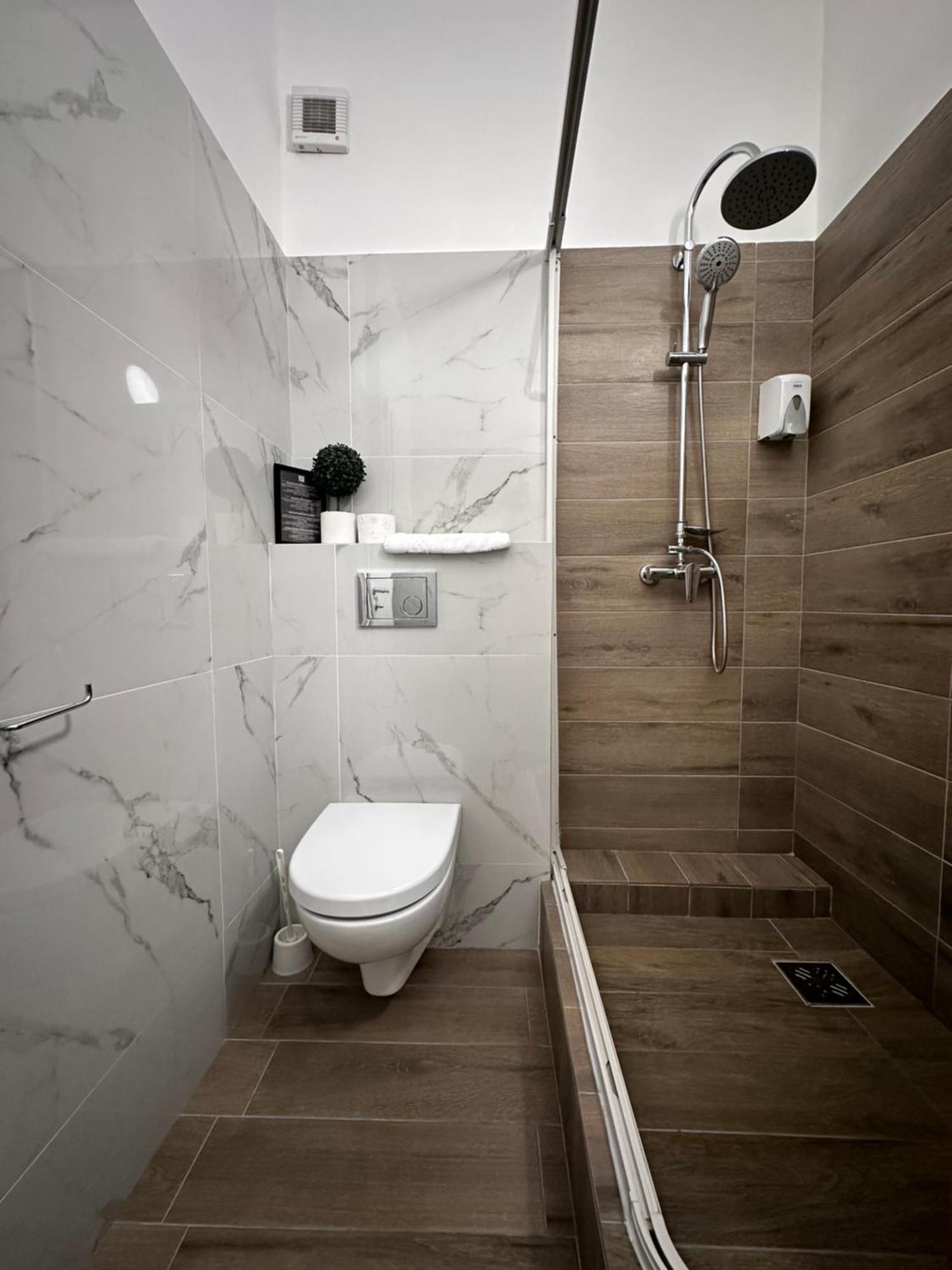 Hotel Paso Cluj Napoca Bagian luar foto